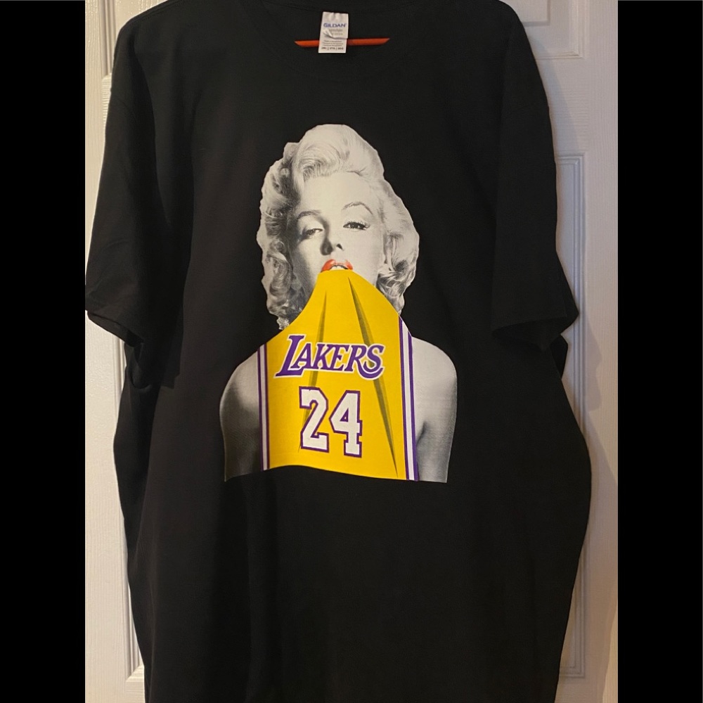 Marilyn Monroe and Lakers graphic t-shirt 2XL